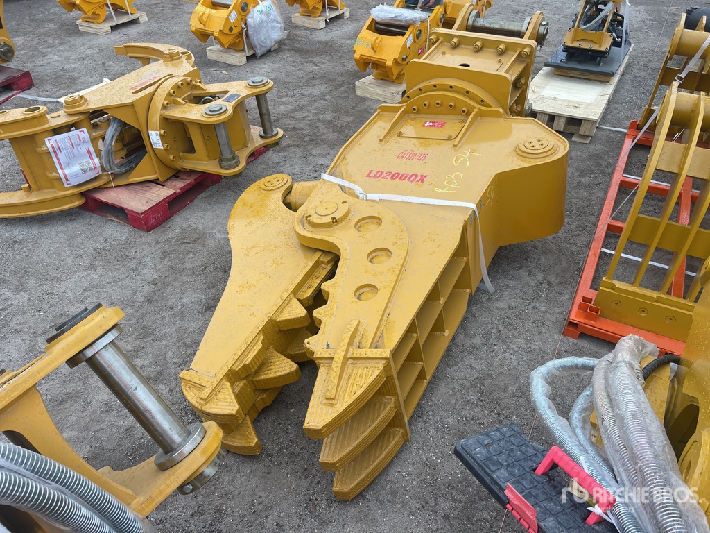 General Appearance with Foto, angolo anteriore sinistro