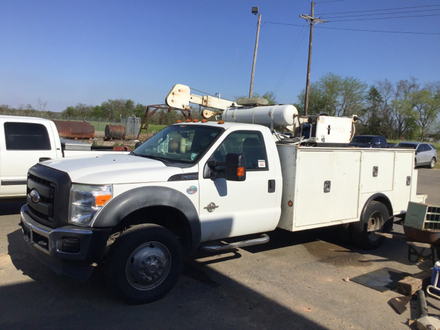 2012 Ford F-550 Super Duty S/A Service Truck w/ Crane 2012 Ford F-550 Super Duty S/A Service Truck w/ Crane