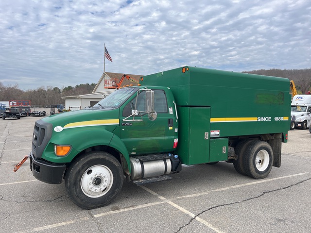 2015 Ford F-750 XL 4x2 Chipper Truck