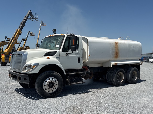 2008 International 7400 4000 gal 6x4 Water Truck