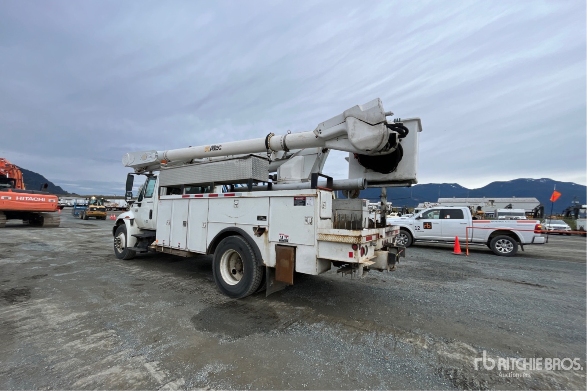 Altec AM55E 55 ft on 2007 International 4300 4x2 Bucket Truck | Ritchie ...