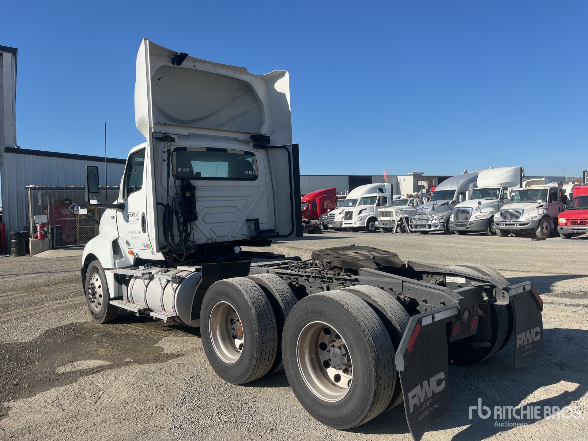 General Appearance with Bild, Ecke hinten links