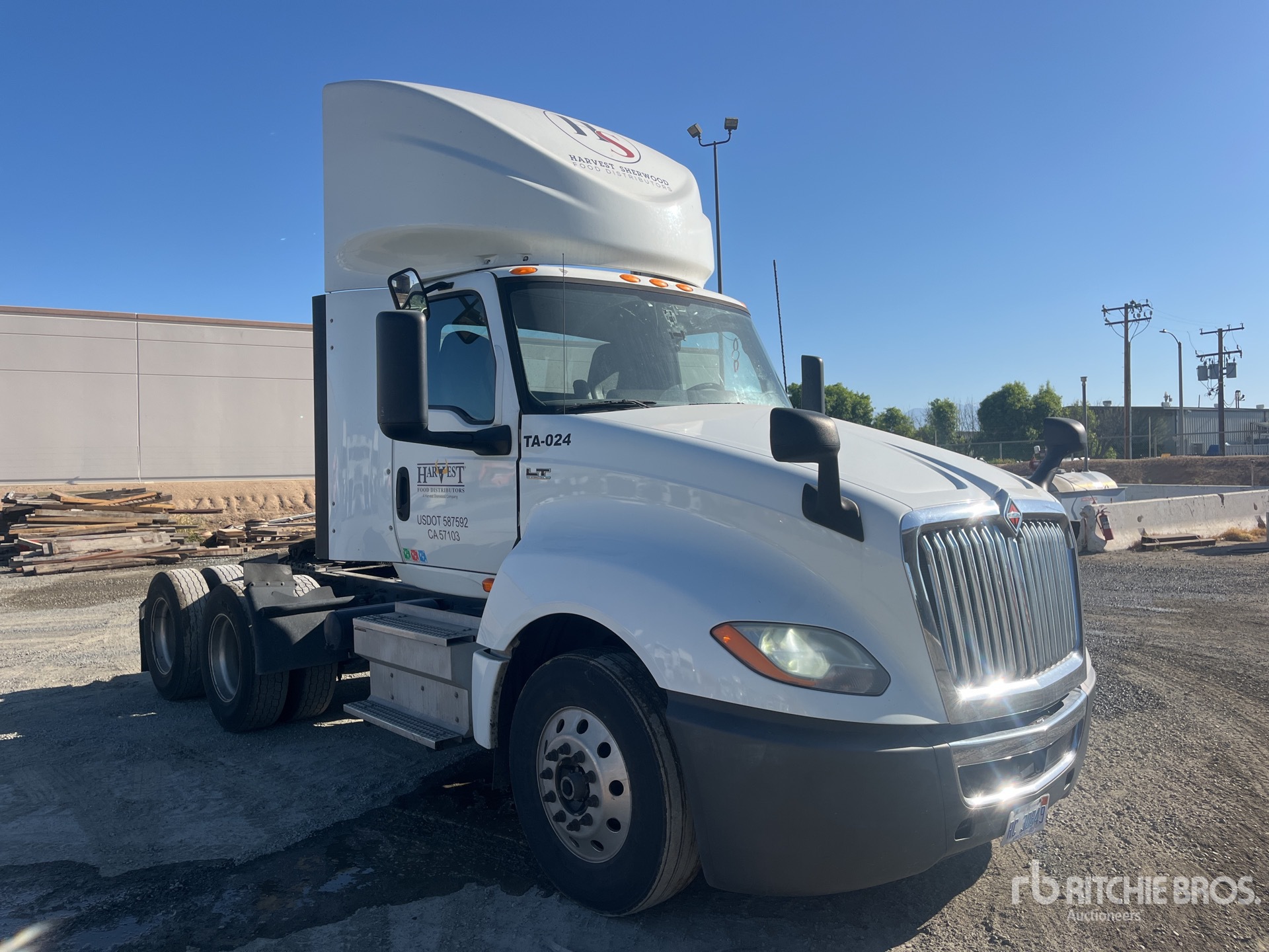 General Appearance with Bild, Ecke vorne rechts