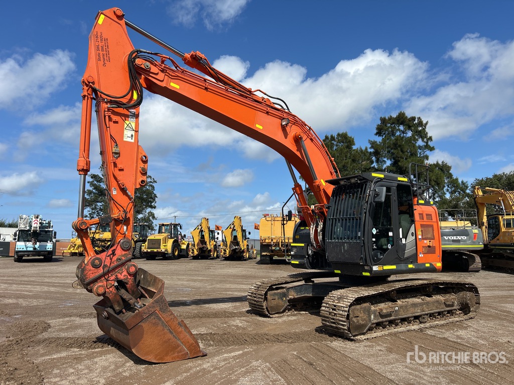 2017 Hitachi ZX225USLC-5B Tracked Excavator | Ritchie Bros