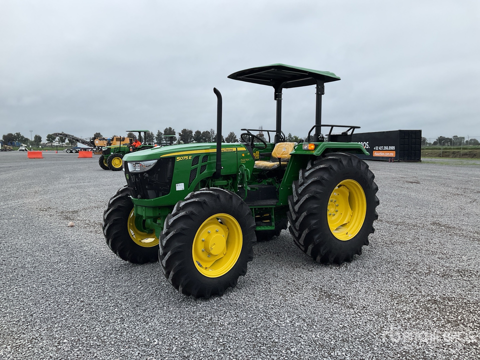 General Appearance with Foto, angolo anteriore sinistro