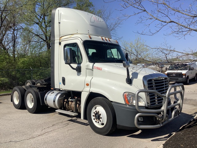 2019 Freightliner CA125 6x4 T/A Day Cab Truck Tractor