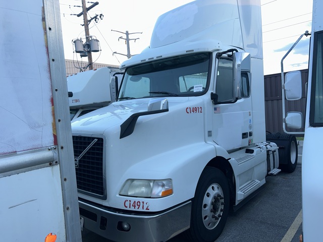 2017 Volvo VNM 4x2 S/A Day Cab Truck Tractor