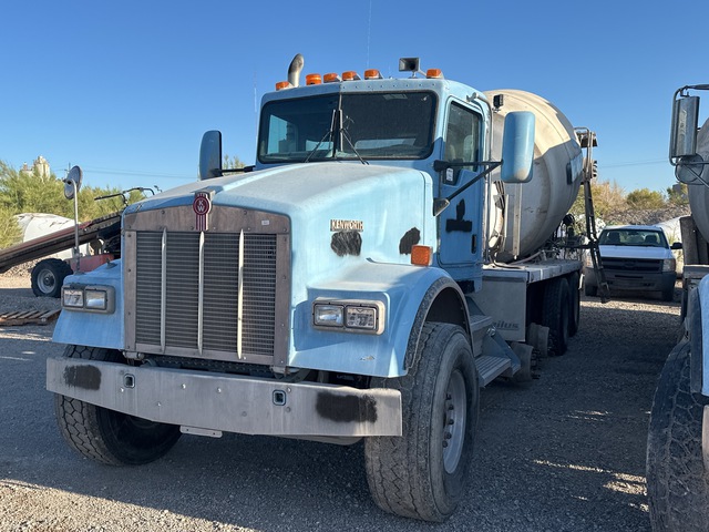 2004 Kenworth W900B 12x4 Mixer Truck (Inoperable) 2004 Kenworth W900B 12x4 Mixer Truck (Inoperable)