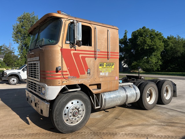 1984 International COF9670 6x4 T/A Cabover w/ Sleeper 1984 International COF9670 6x4 T/A Cabover w/ Sleeper