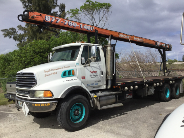 2006 (unverified) Sterling L9500 Flatbed Truck w/Conveyor