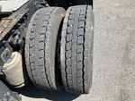 LN564013 - 2020 International LT625: Right Front Drive Tires