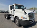 LN564013 - 2020 International LT625: Picture, Right Front Corner