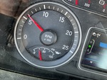 LN564013 - 2020 International LT625: Oil Pressure