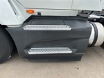 MN382943 - 2021 International LT625: Truck Paint and Body Damage