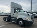 MN237014 - 2021 International LT625: Picture, Right Front Corner