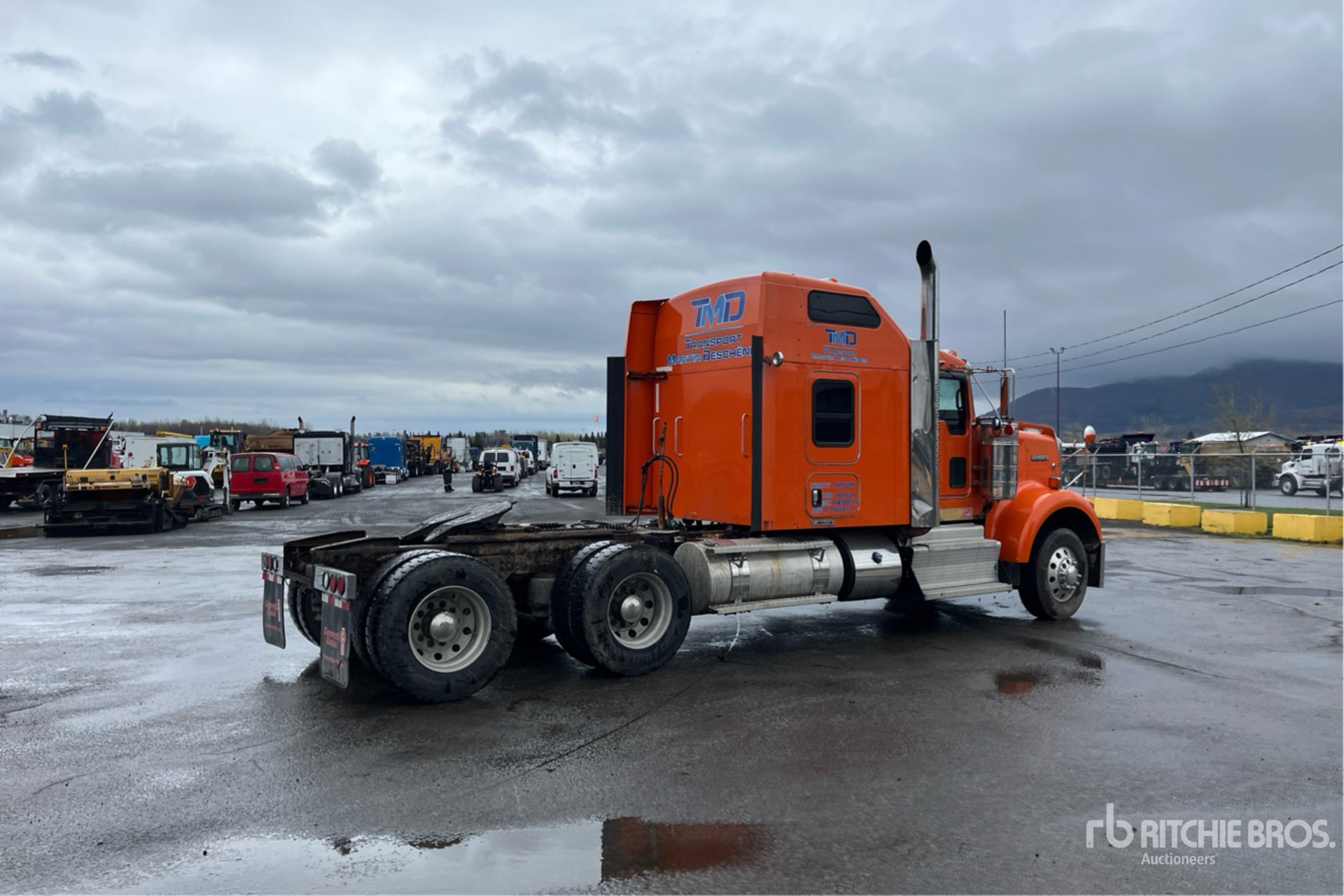 General Appearance with Picture, Right Rear Corner