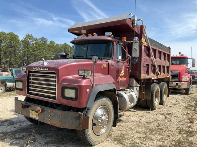 2002 Mack RD688S 6x4 T/A Dump Truck (Inoperable)