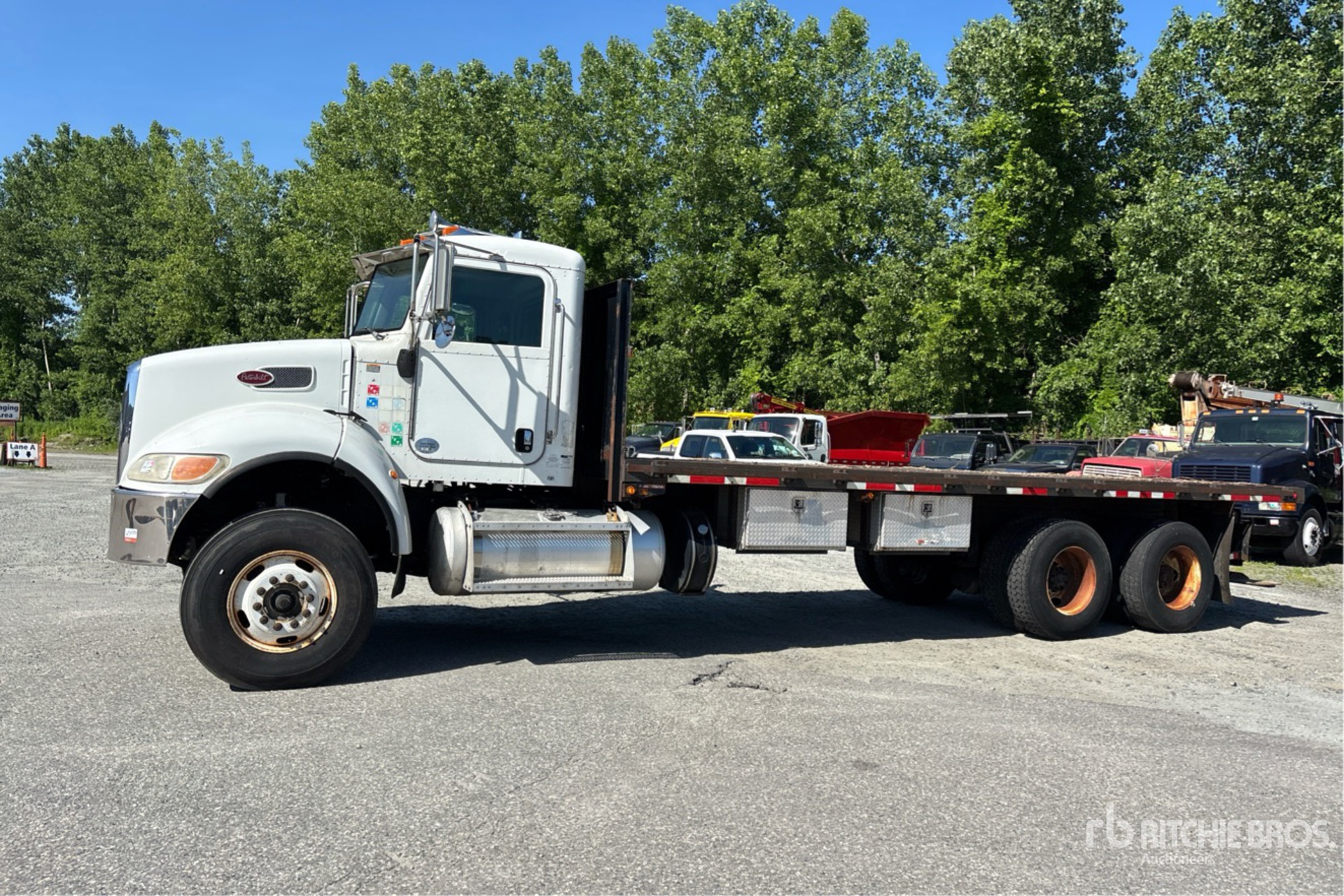 General Appearance with Foto, angolo anteriore sinistro