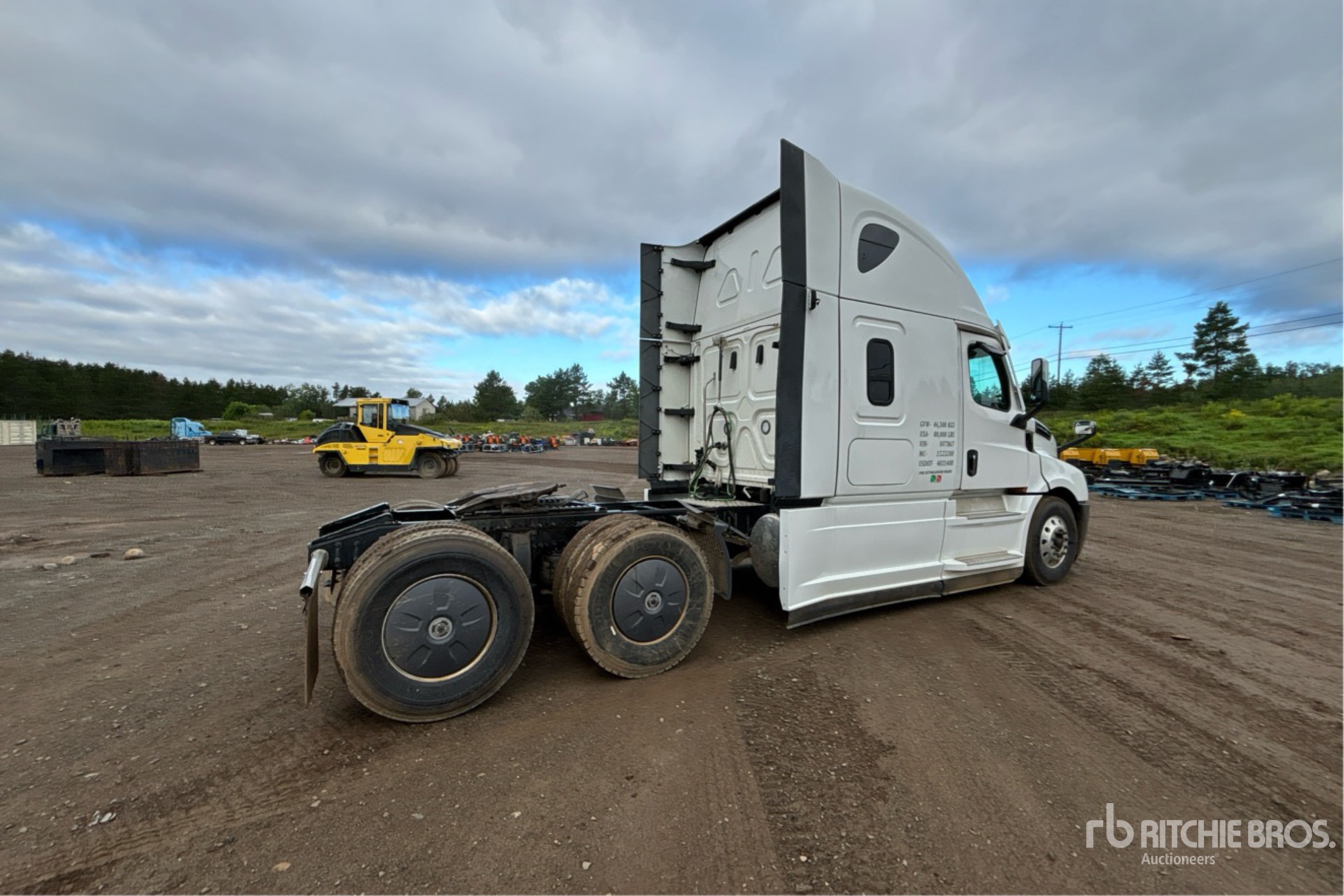 General Appearance with Picture, Right Rear Corner