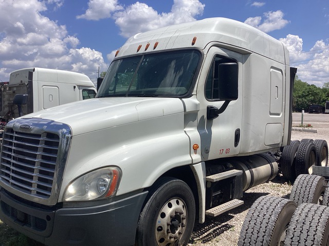2017 Freightliner Cascadia 6x4 T/A Sleeper Truck Tractor