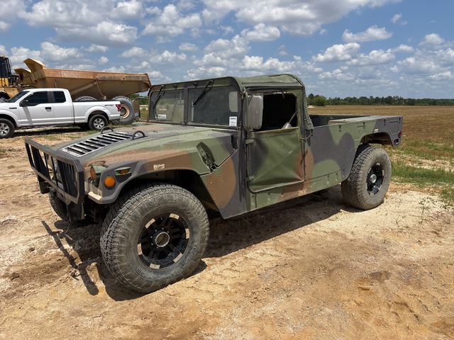 1993 (unverified) AM General M998 HMMWV 2 Door Soft Top w/Truck Body 1993 (unverified) AM General M998 HMMWV 2 Door Soft Top w/Truck Body
