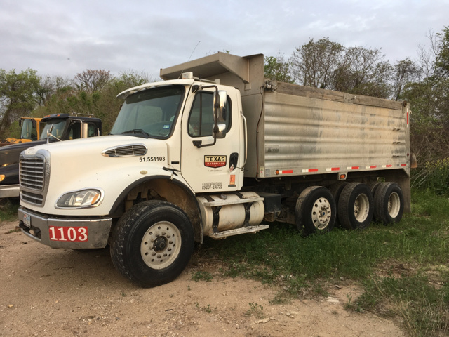 2007 Freightliner M2 Tri/A Dump Truck 2007 Freightliner M2 Tri/A Dump Truck