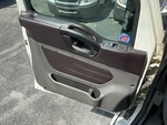 NN537197 - 2022 International LT625: Cab Doors