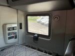 NN537197 - 2022 International LT625: Sleeper Interior
