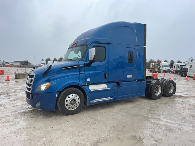 2018 Freightliner Cascadia 126 6x4 T/A Sleeper Truck Tractor