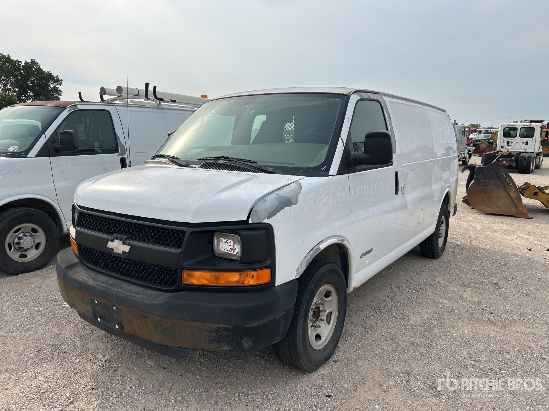 General Appearance with Picture, Left Front Corner