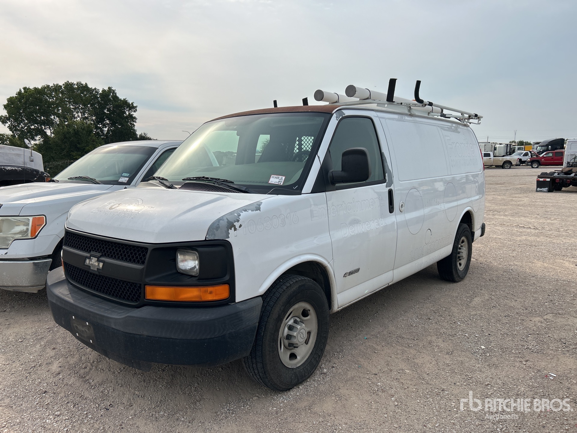General Appearance with Picture, Left Front Corner