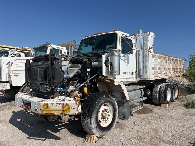 2010 Western Star 6900XD 6x4 T/A Dump Truck