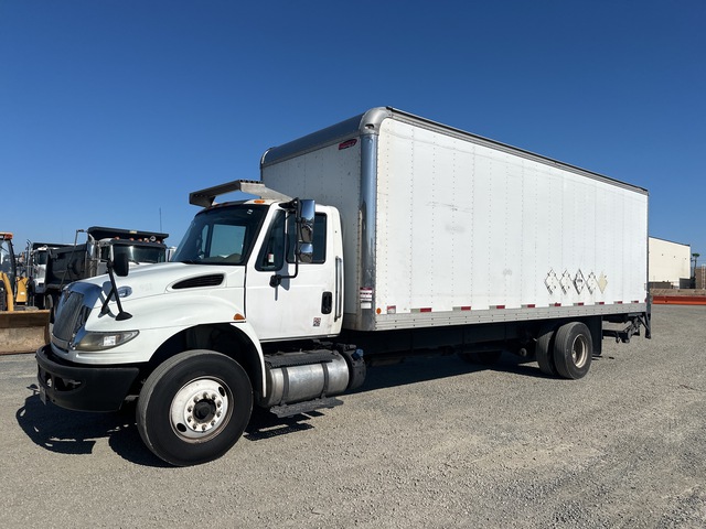 2015 International 4300 4x2 Van Truck