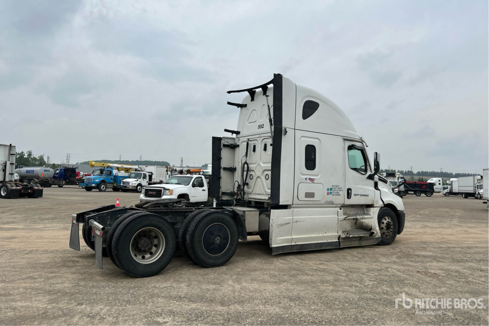 General Appearance with Picture, Right Rear Corner