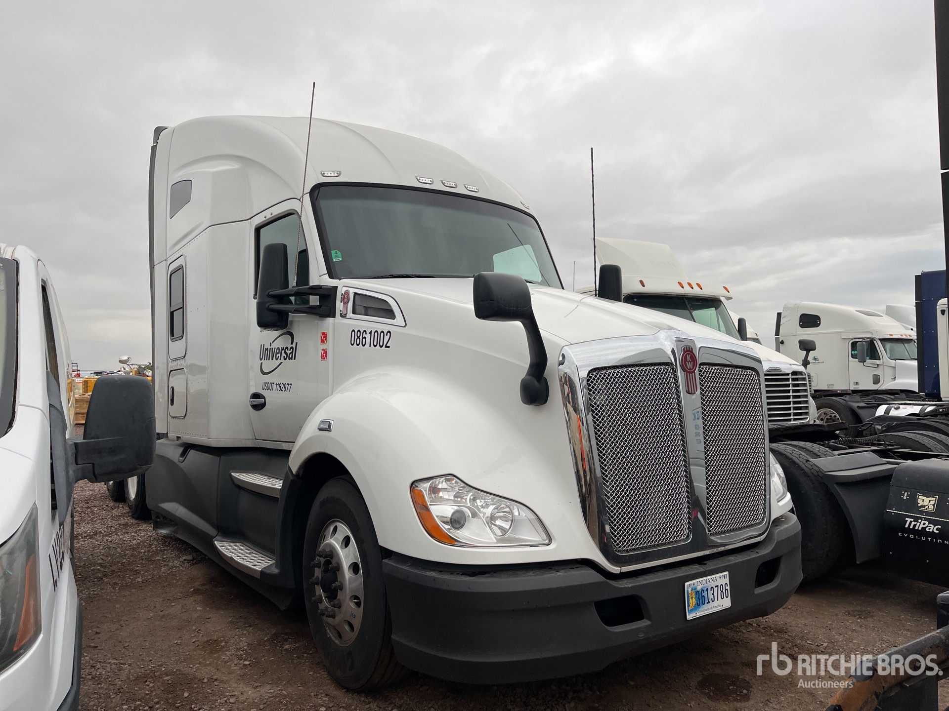 General Appearance with Picture, Right Front Corner