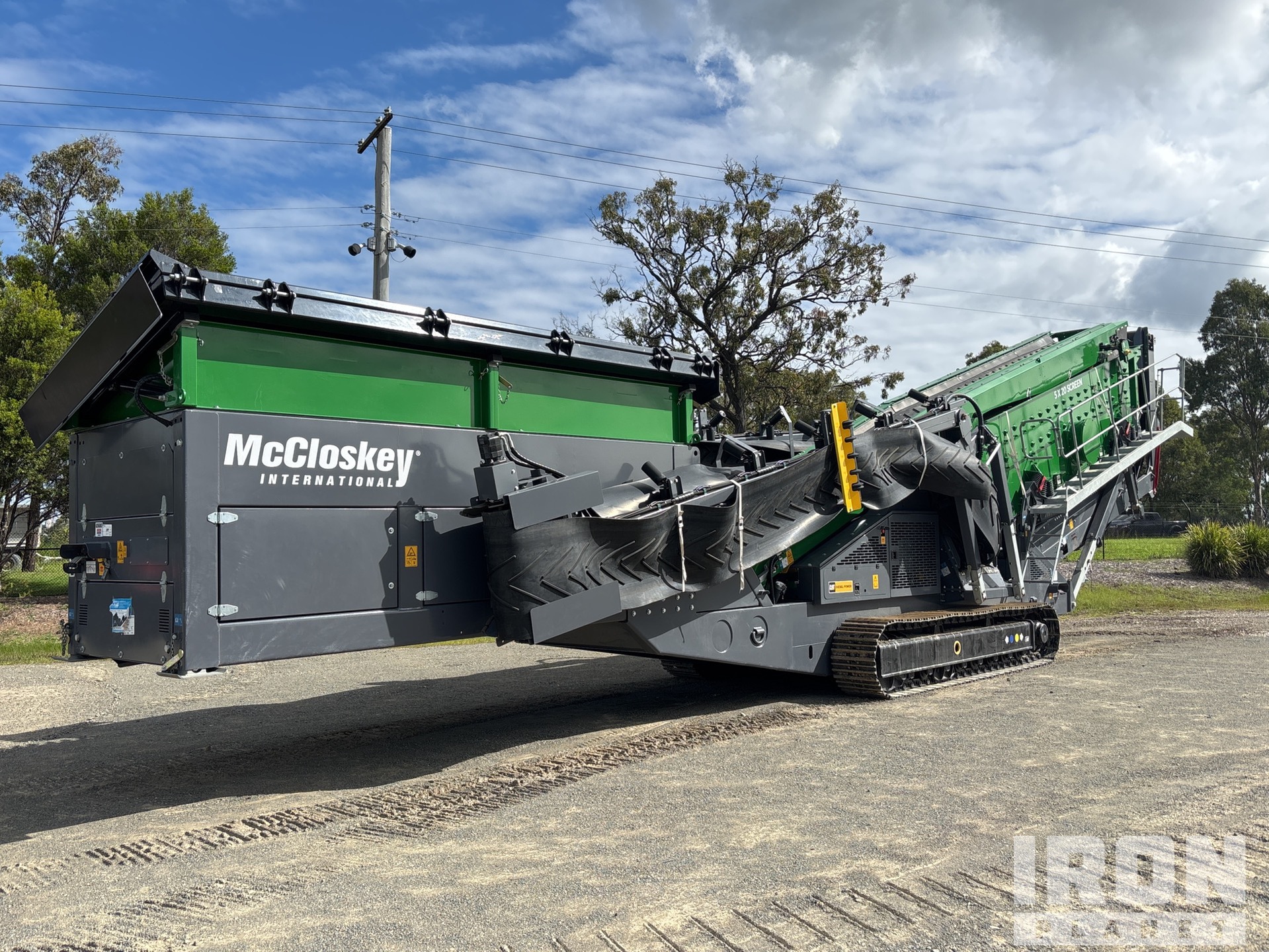 General Appearance with Image, coin avant gauche