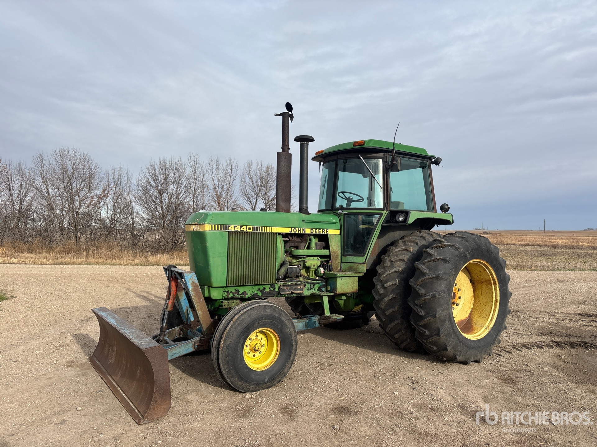 General Appearance with Bild, Ecke vorne links