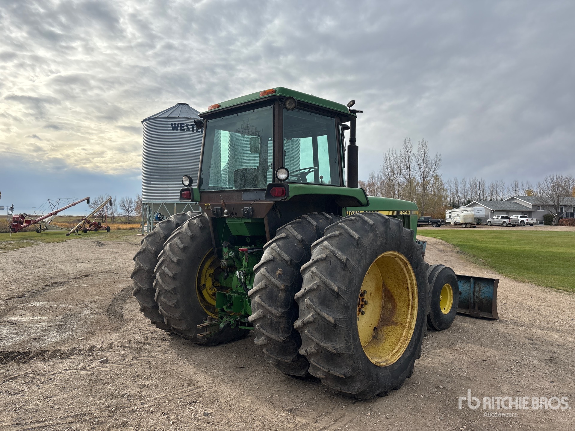 General Appearance with Bild, Ecke hinten rechts
