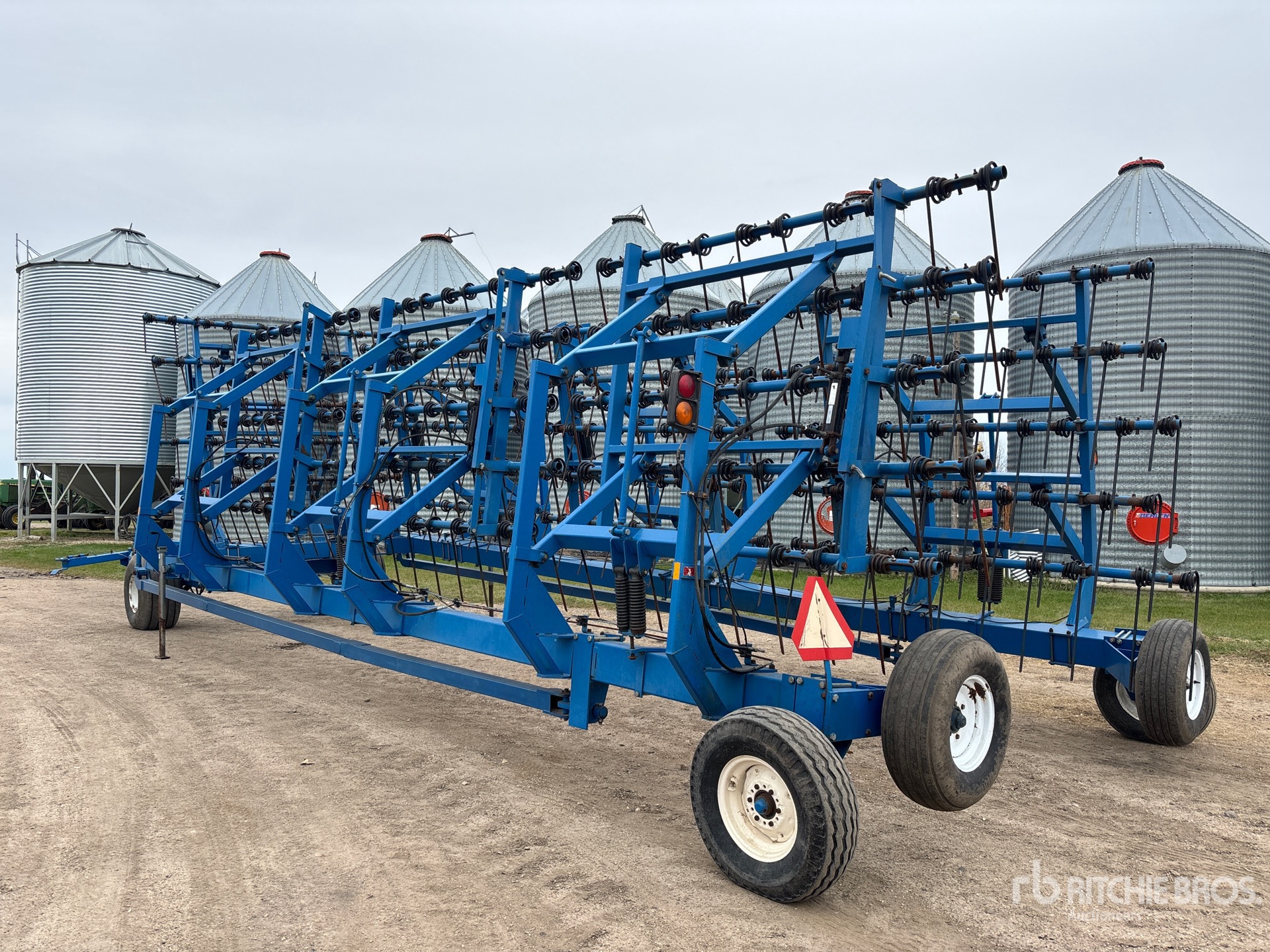 General Appearance with Bild, Ecke hinten links