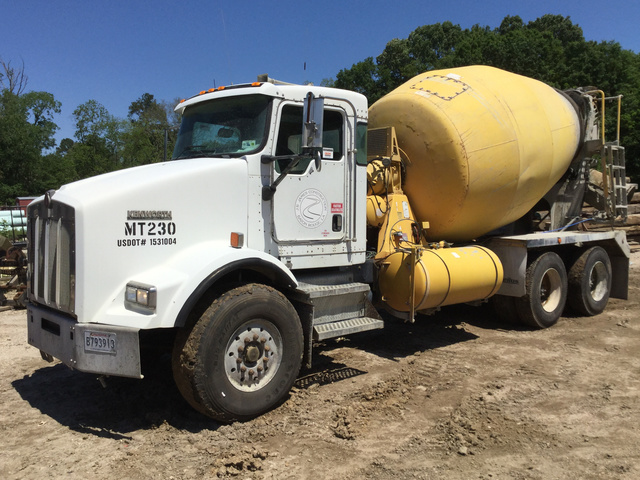 2003 (unverified) Kenworth T800 T/A Mixer Truck 2003 (unverified) Kenworth T800 T/A Mixer Truck