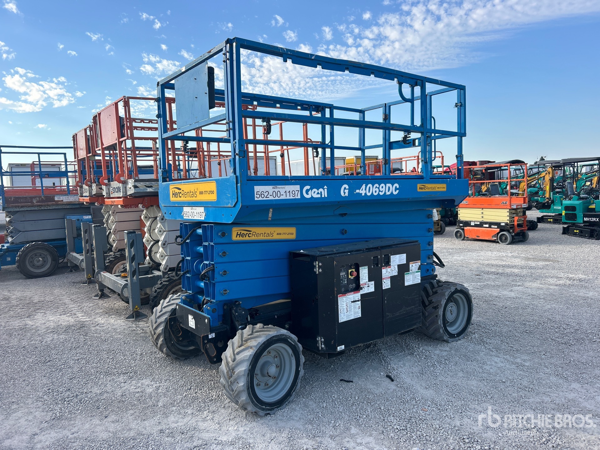 General Appearance with Foto, angolo anteriore sinistro