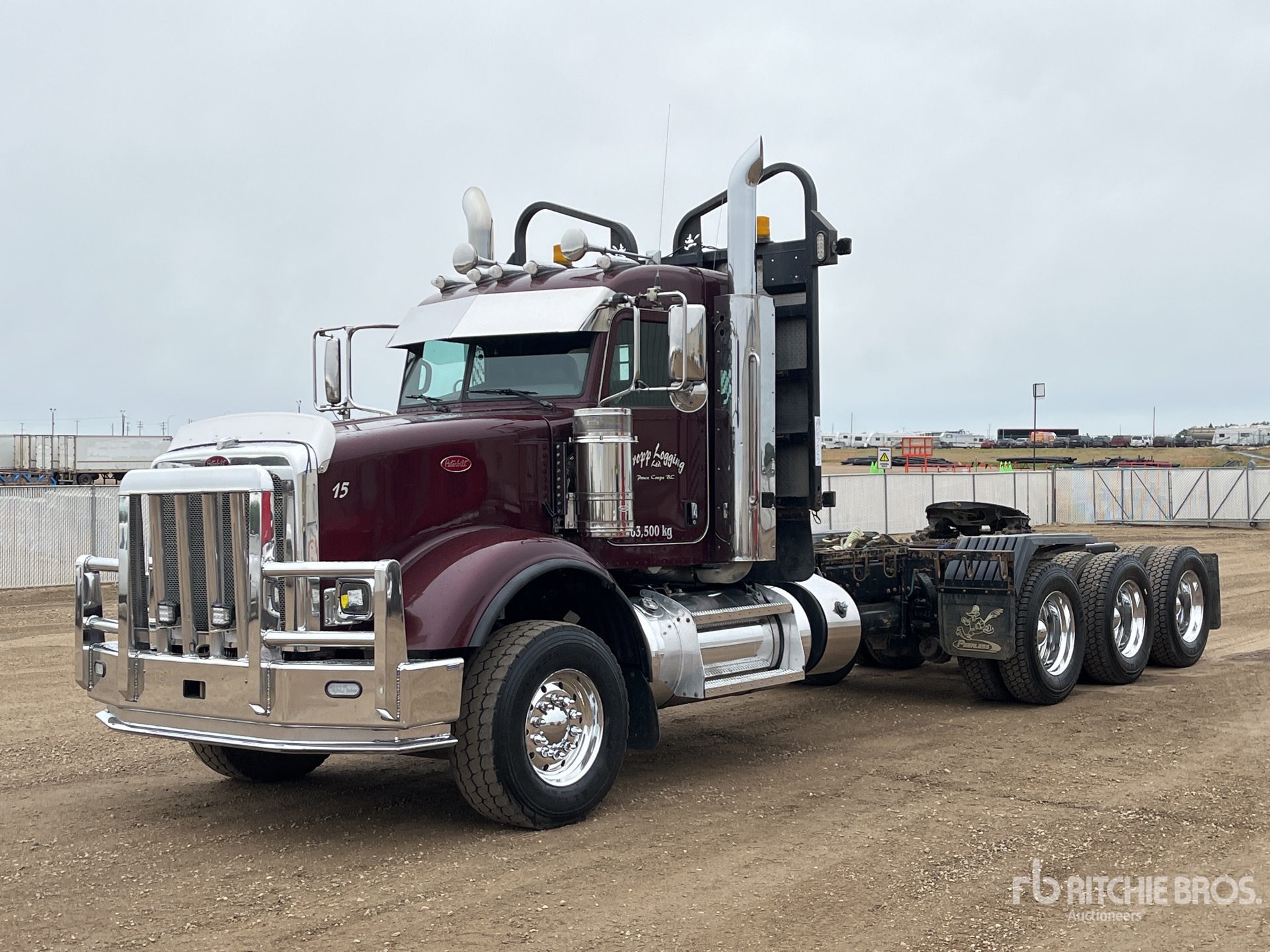 General Appearance with Foto, angolo anteriore sinistro