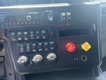 NN431173 - 2022 International LT625: Dash Components