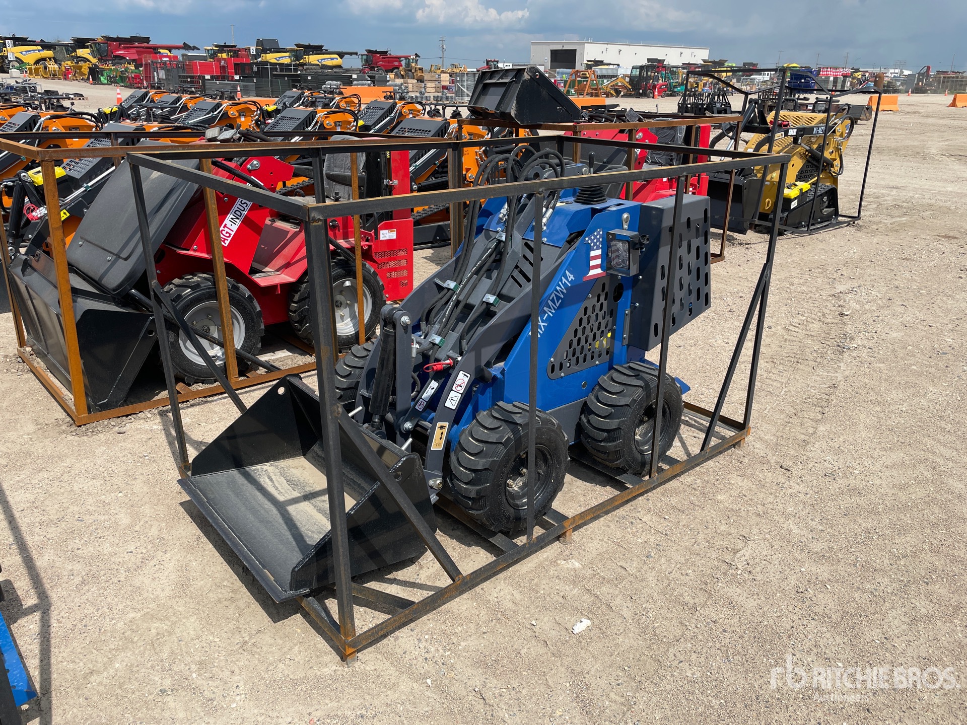 MINI CARGADOR SOBRE RUEDAS 2025 AGT MXMZW14