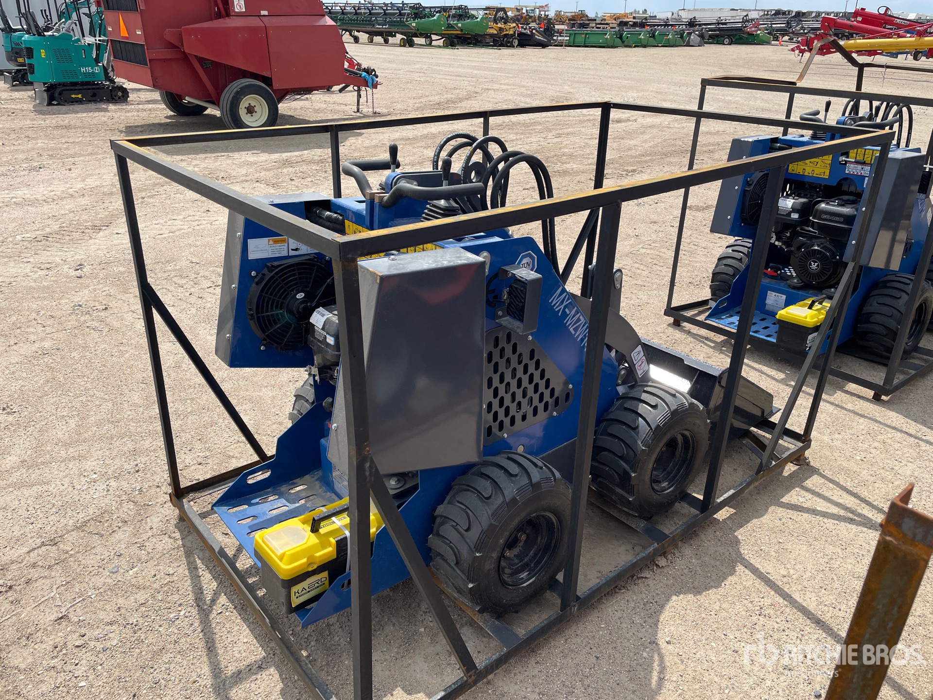 MINI CARGADOR SOBRE RUEDAS 2025 AGT MXMZW14