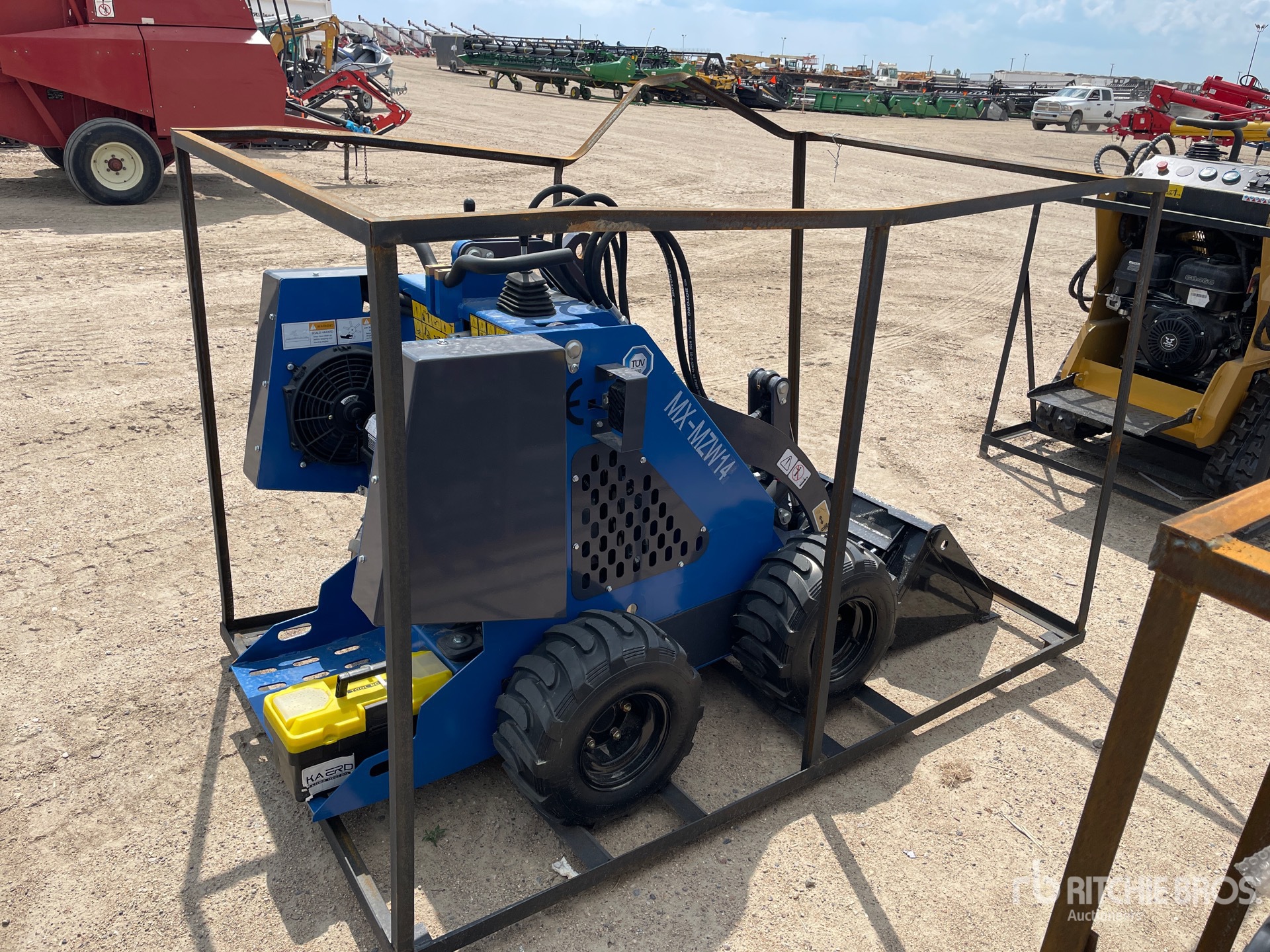 MINI CARGADOR SOBRE RUEDAS 2025 AGT MXMZW14