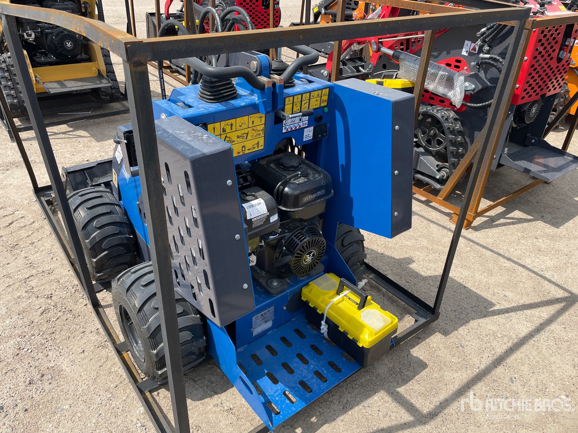 MINI CARGADOR SOBRE RUEDAS 2025 AGT MXMZW14