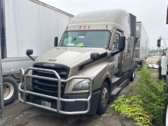 2021 Freightliner Cascadia 126 6x4 T/A Sleeper Truck Tractor (Inoperable) 2021 Freightliner Cascadia 126 6x4 T/A Sleeper Truck Tractor (Inoperable)