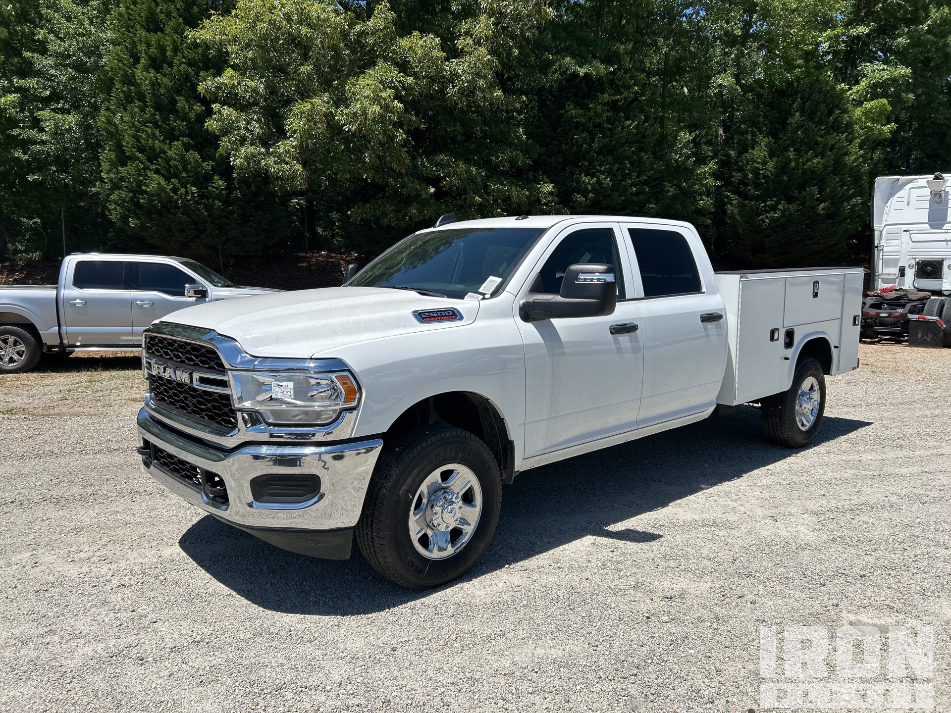 General Appearance with Image, coin avant gauche