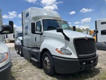 MN314951 - 2021 International LT625: Picture, Right Front Corner